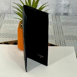 Chanel bifold bag wallet in excellent condition